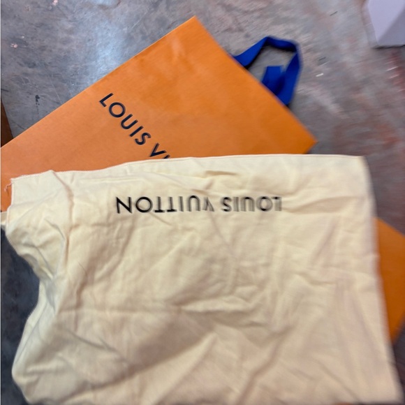 Louis Vuitton Blue Paris Notebook - Picture 6 of 14